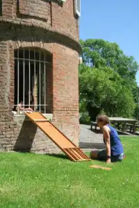 scene bij de discokelder.webp